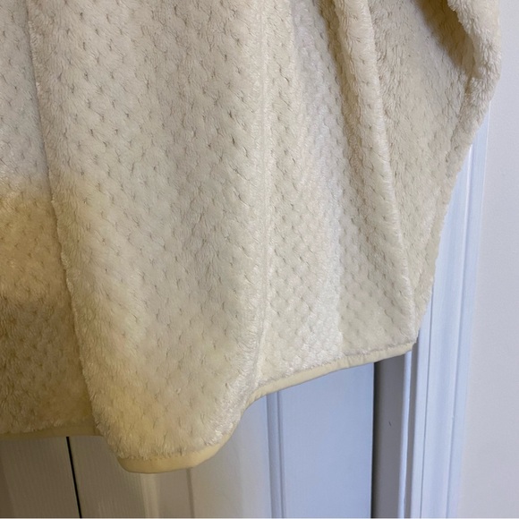 Cream Columbia Jacket - Picture 3 of 9